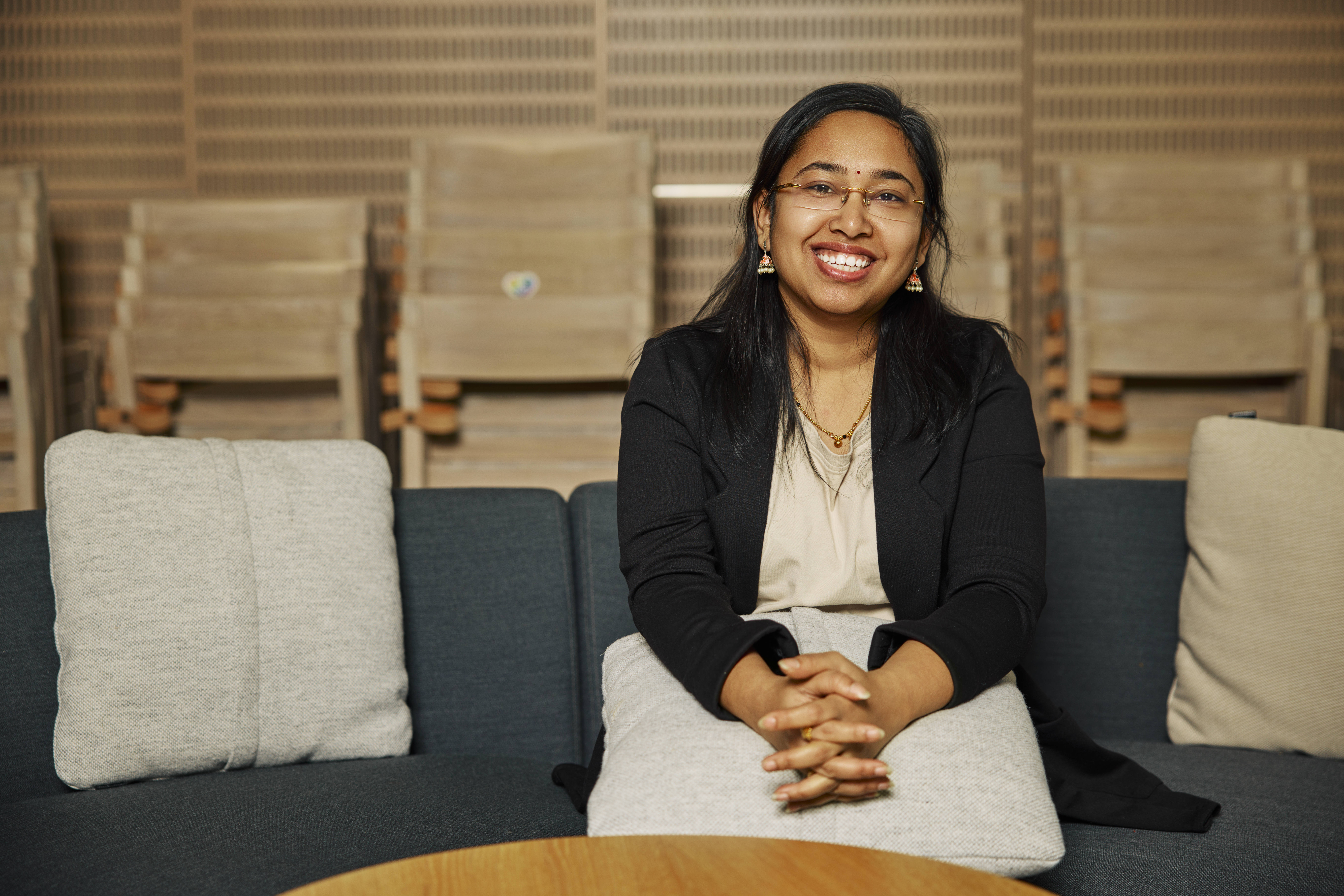 Dhanashri Laxmikant Parandkar 8021x5350_Vivicta_2026_sitting.jpg