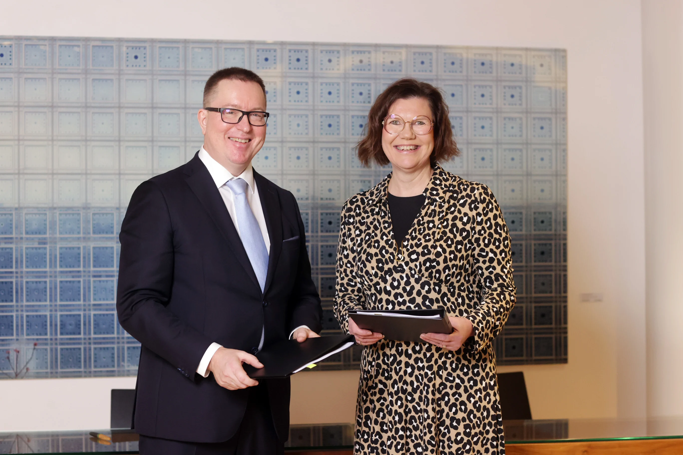 turkka-keskinen-cio-upm-and-satu-kiiskinen-managing-director-of-tietoevry-tech-services (1).webp